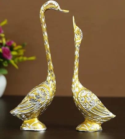 Golden Metal Kissing Swan Couple Decorative Showpiece